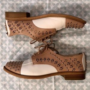 PRICE FIRM • Sam Edelman Two-Tone Studded Oxfords